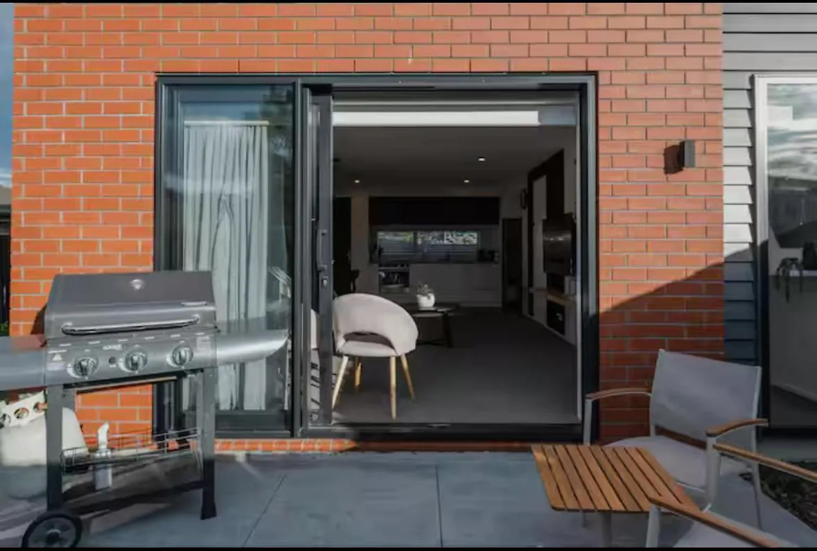 Travellers' Dream Steps From Shops And Close To Airport Christchurch Apartamento